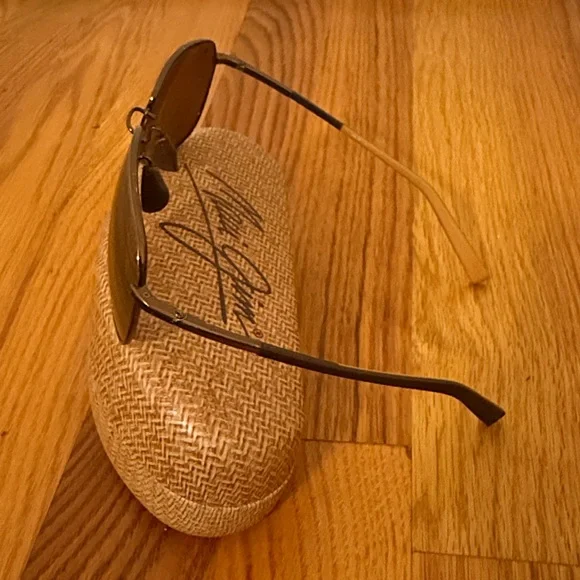 MAUI JIM Women’s Brown Polarized Aviator Sunglasses with Case Amazon.com: Maui Jim Men main image 4